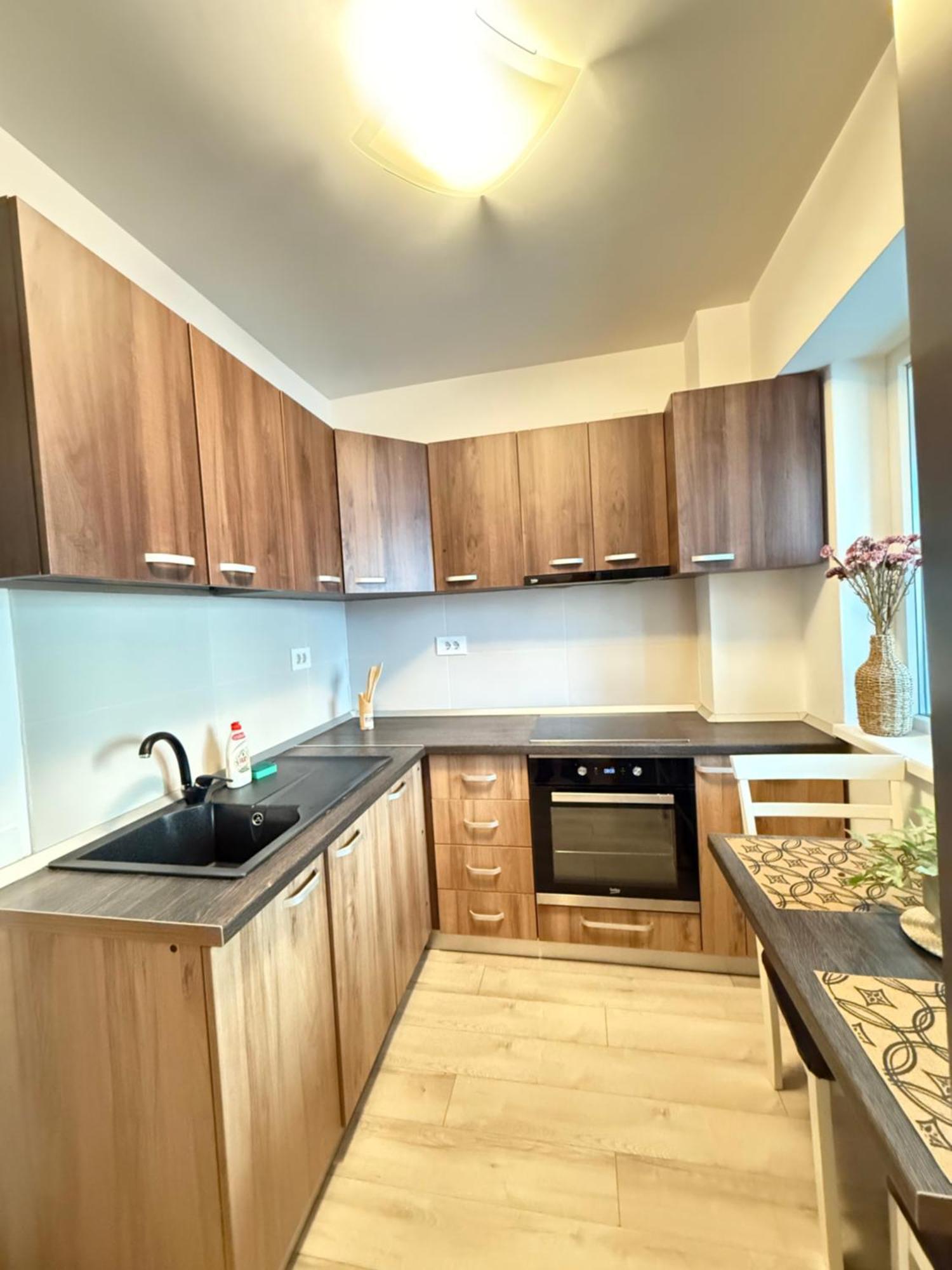Smart Stay Studio With Free Parking Ясси Екстер'єр фото